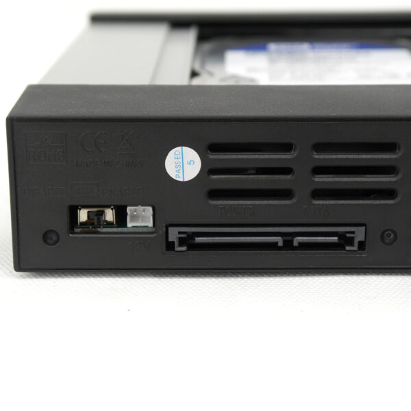 Корзина ST-101 1x5,25" с функцией "горячей замены" для 1х3.5" SAS/SATA HDD, металл, черная, SNT — изображение 8